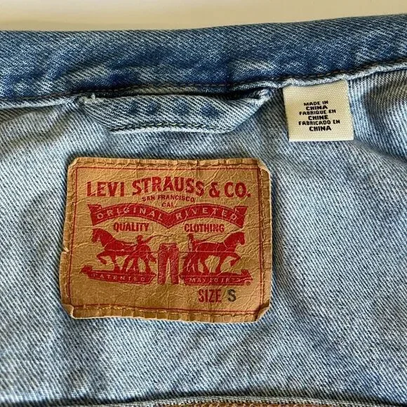 Levi’s Denim Jean Jacket. - Picture 5 of 6